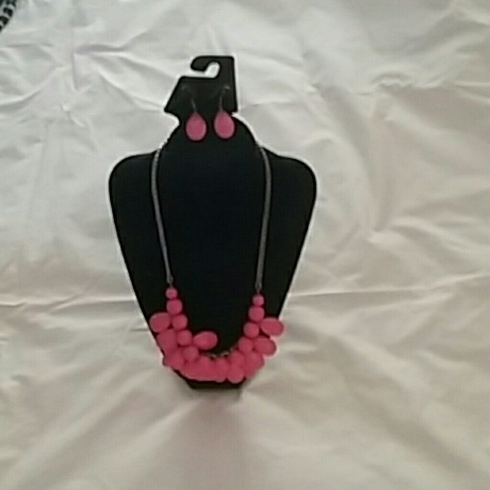 Pink necklace with earrings